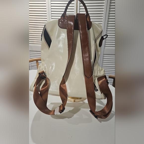 CLUCHI Greene Leather BackpackPurse For Commuting | Oil Wax In Cream/brown. NWOT - Picture 11 of 14